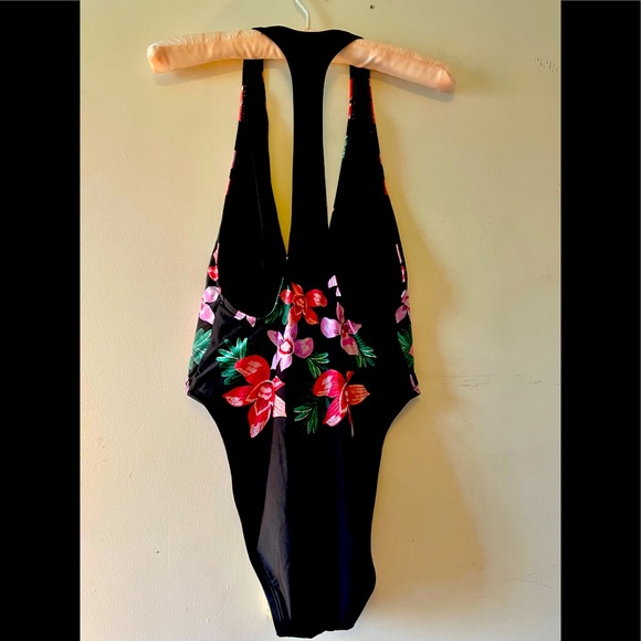 Beautiful one-piece by THE BIKINI LAB - Picture 3 of 4